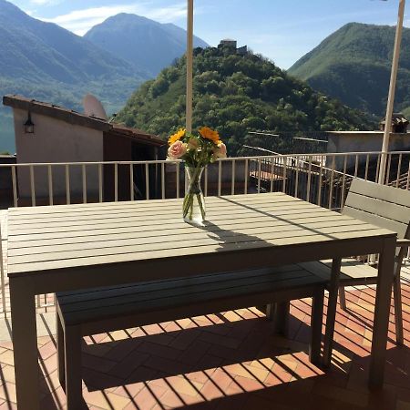 كاستل دي تورا Stanza Privata In Attico Con Terrazza - Lakeholiday It المظهر الخارجي الصورة