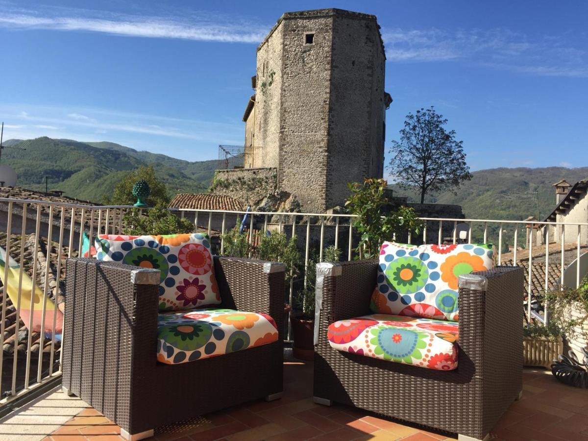 كاستل دي تورا Stanza Privata In Attico Con Terrazza - Lakeholiday It المظهر الخارجي الصورة